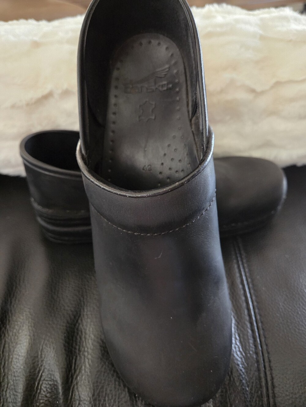 Dansko Black Leather Size 42/10 Slip-On Clogs
